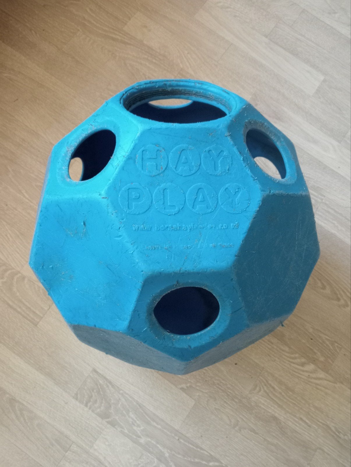 Nette blauwe hooi speelbal, Ophalen of Verzenden, Gebruikt