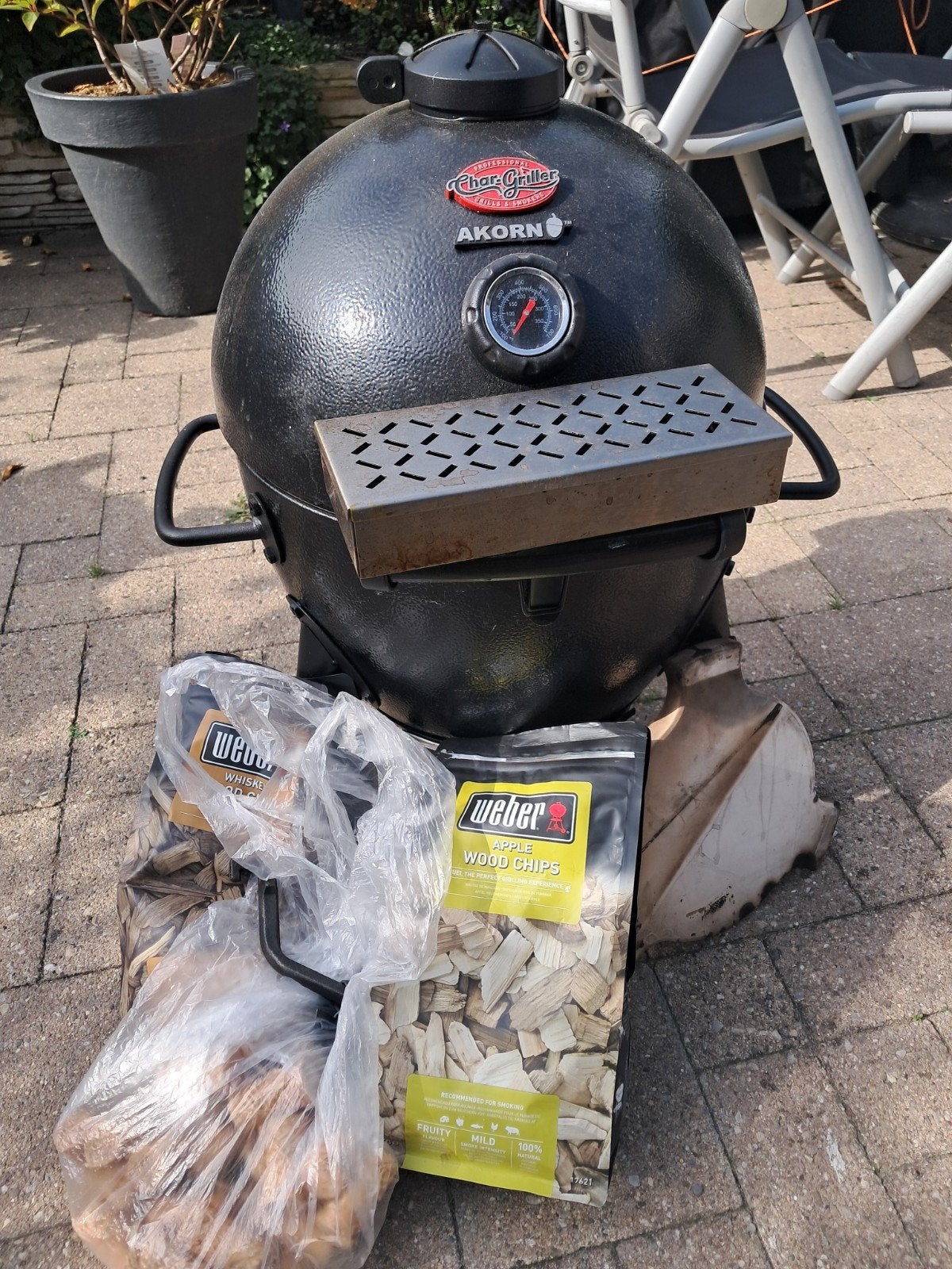 Char-Griller Akorn Kamado BBQ - Zo goed als nieuw