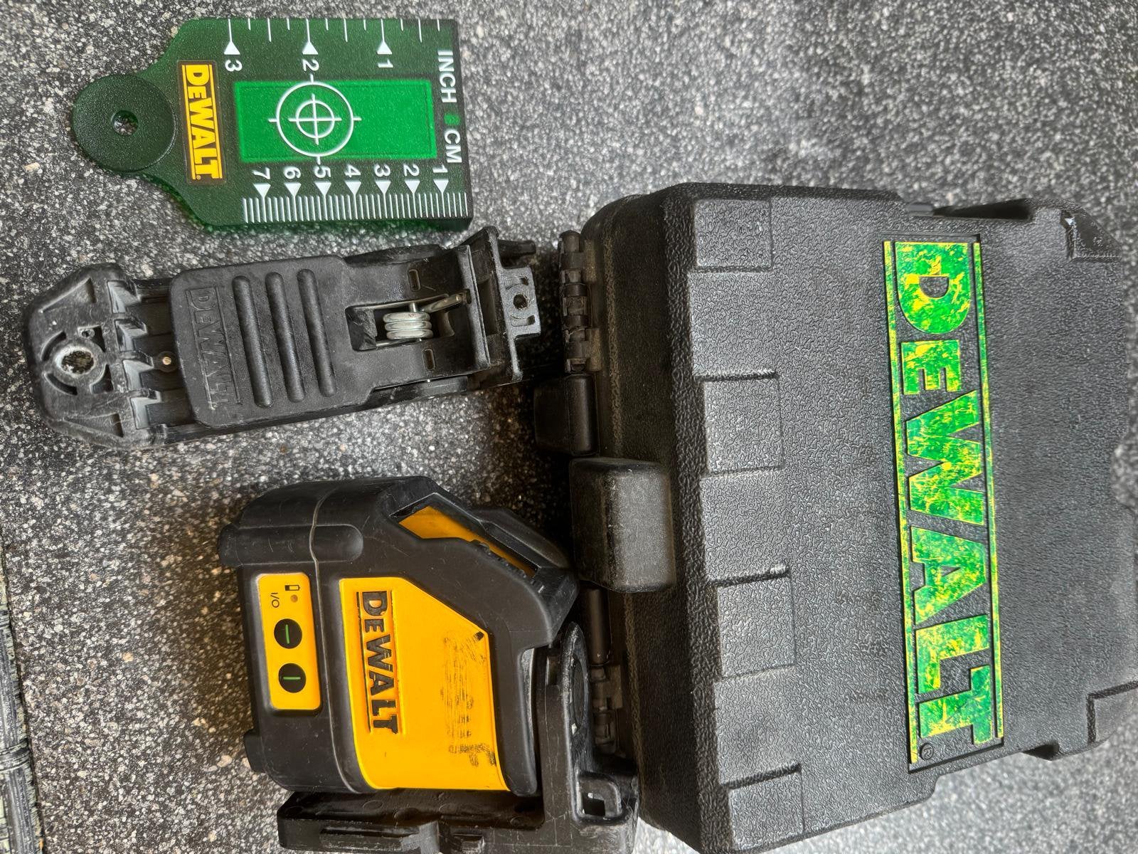 Zelfnivellerende kruis lijnlaser in koffer - 2 lijnen, Doe-het-zelf en Verbouw, Meetapparatuur, Ophalen, Zo goed als nieuw