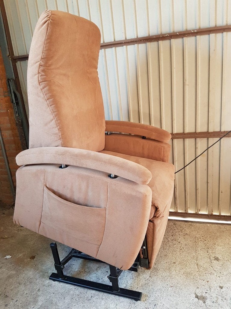 Fitform Sta-op Stoel - Elektrisch  - Vrijwel nieuw + Accu, Ophalen, 75 tot 100 cm, Zo goed als nieuw, Sta op stoel