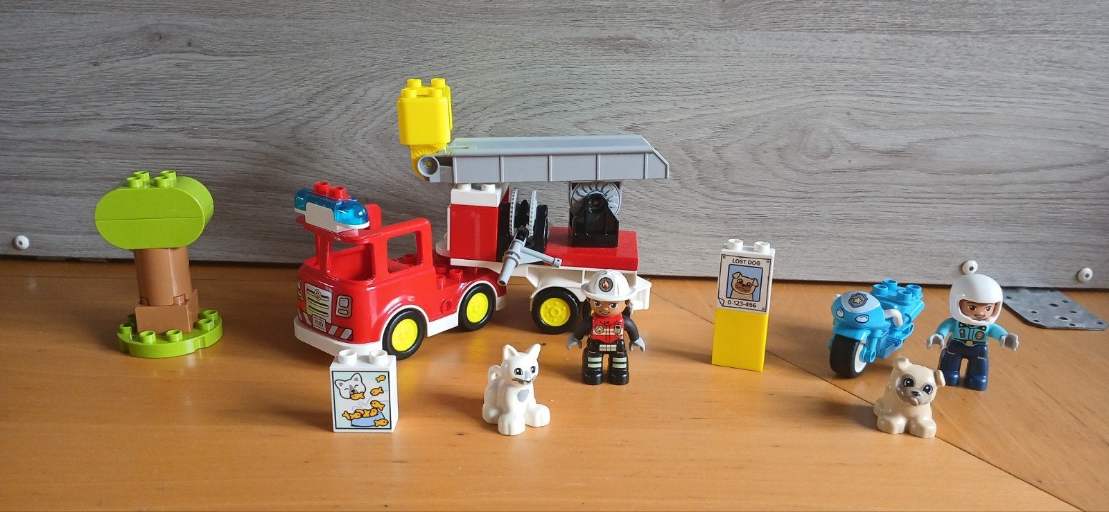 Duplo 10967 Politiemotor en 10969 Brandweer, Kinderen en Baby's, Speelgoed | Duplo en Lego, Ophalen of Verzenden, Zo goed als nieuw