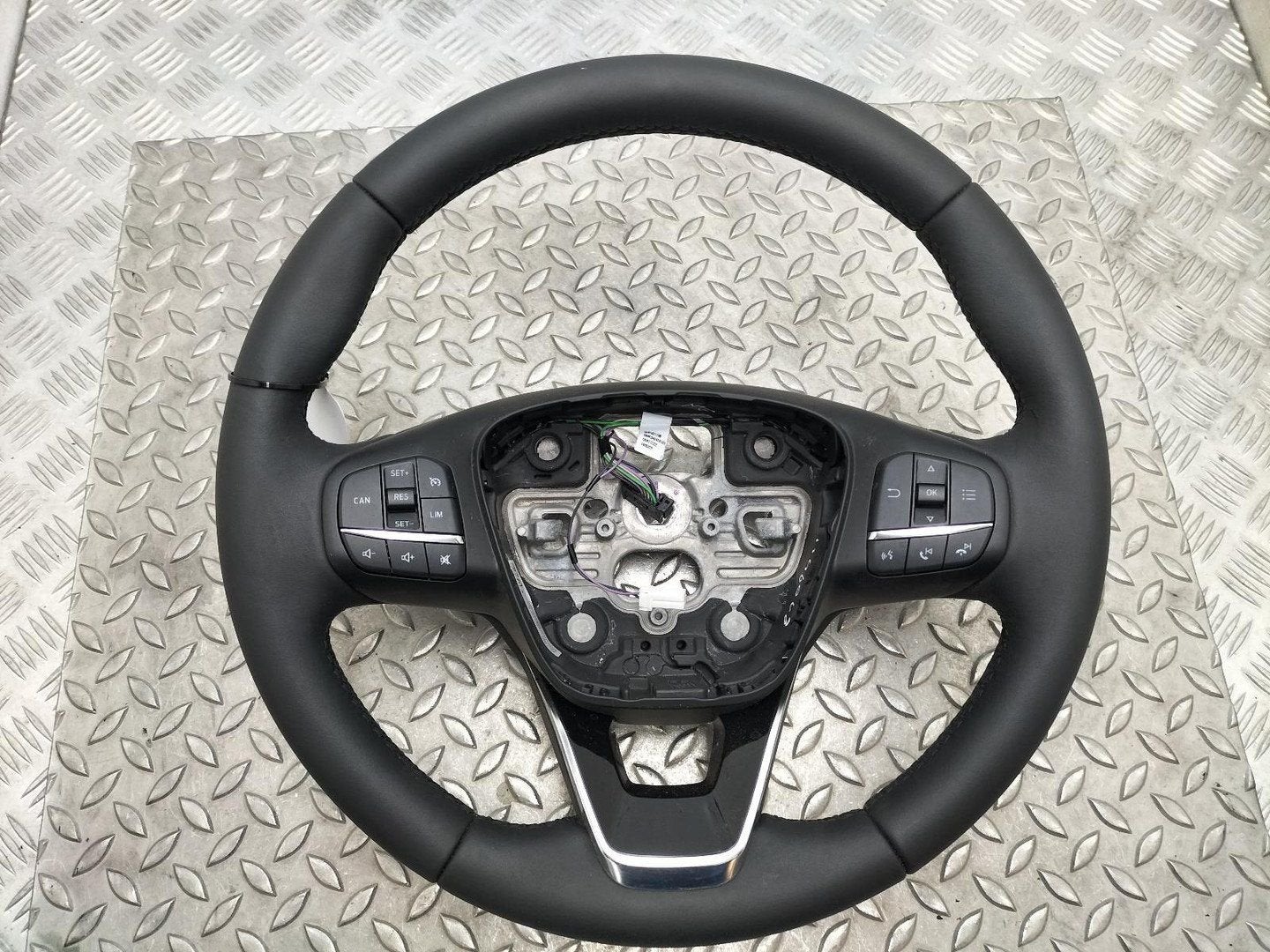 FORD FOCUS TITANIUM STUURWIEL 2020, Ophalen of Verzenden, Gebruikt, Stiba lid