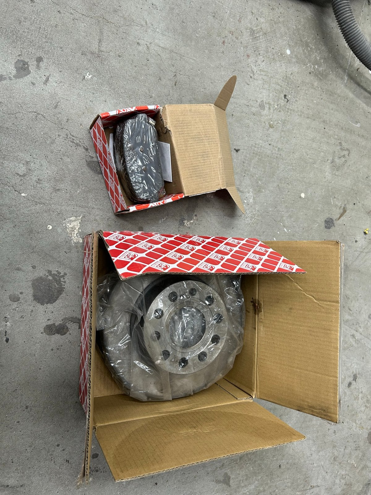 Set Febi Bilstein Remblokken + Remschijven Achterzijde, Ophalen of Verzenden, Nieuw, Seat