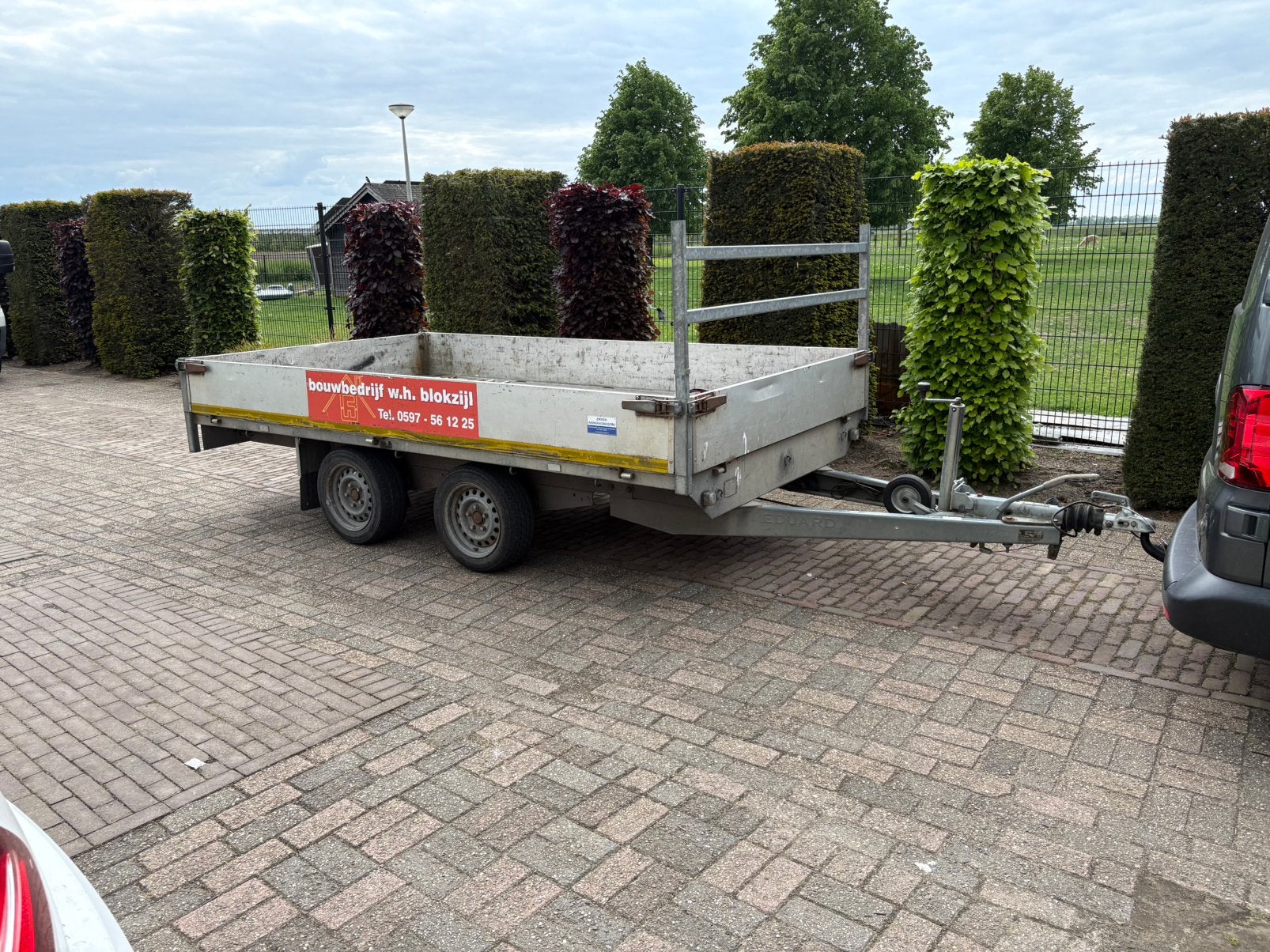 Eduard Plateauwagen 2700kg 3,3 meter BTW, Ophalen, Zo goed als nieuw