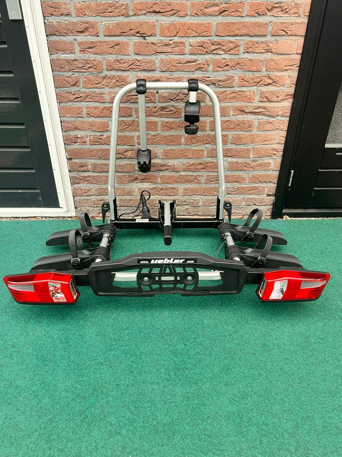 Uebler f22, inklapbaar, zeer compact, licht gewicht!, Auto diversen, Fietsendragers, Zo goed als nieuw, Trekhaakdrager, 2 fietsen