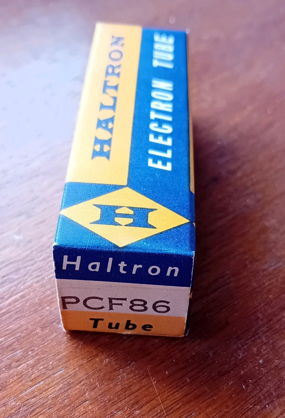 Haltron PCF86 electronenbuisje, Haltron radiobuis, Ophalen of Verzenden
