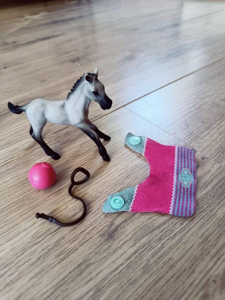 Schleich veulen met deken en halster, Ophalen of Verzenden, Zo goed als nieuw