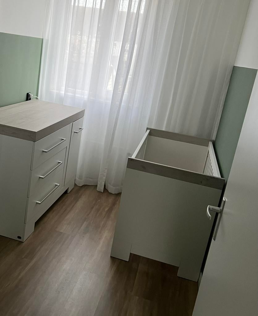 Commode + ledikant incl matras, Ophalen, Zo goed als nieuw, Jongetje of Meisje