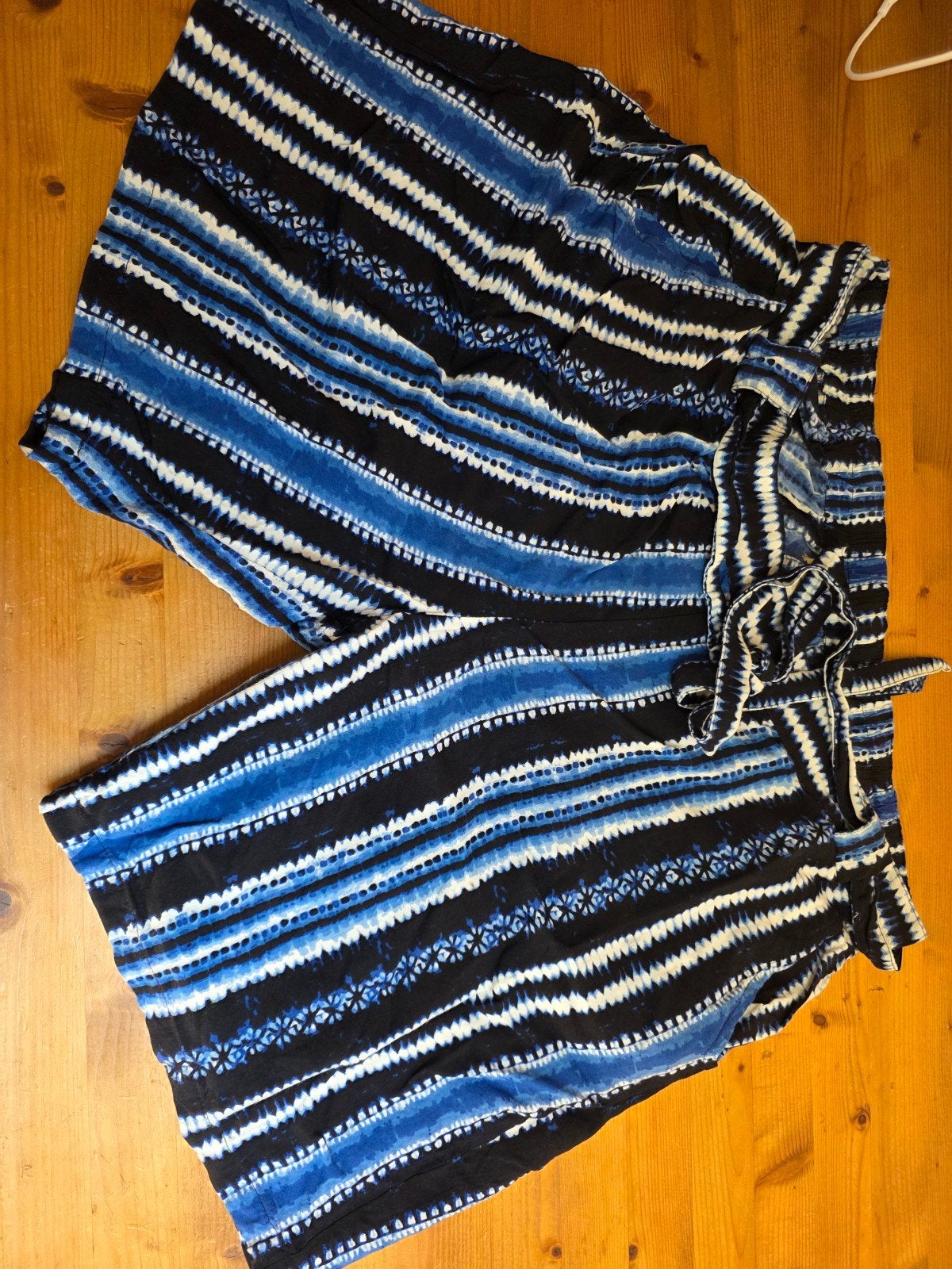 October korte broek maat XL, Kleding | Dames, October, Kort, Blauw, Maat 42/44 (L)