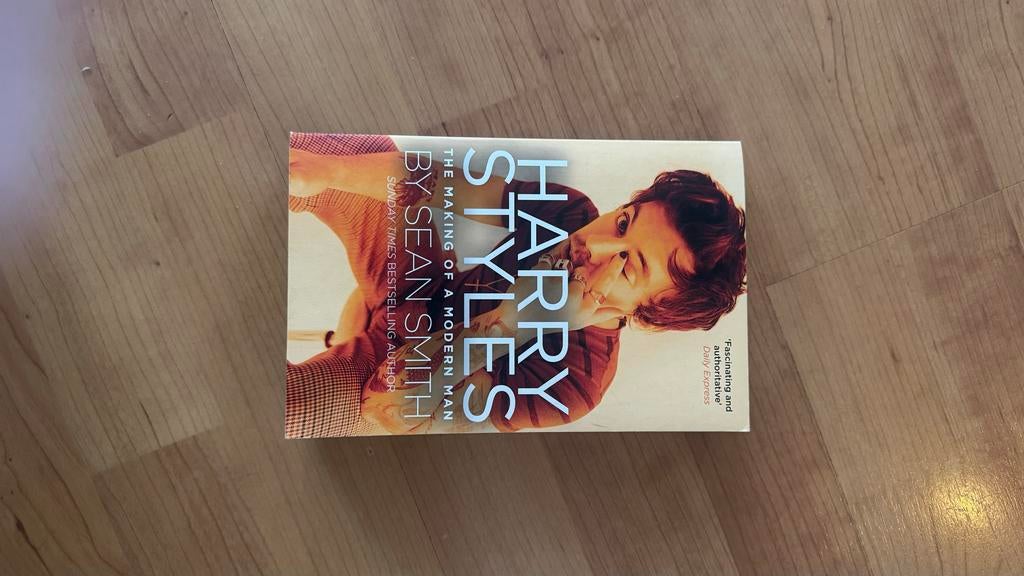 Harry Styles: The Making of a Modern Man - Sean Smith, Ophalen of Verzenden, Zo goed als nieuw, Film, Tv en Media