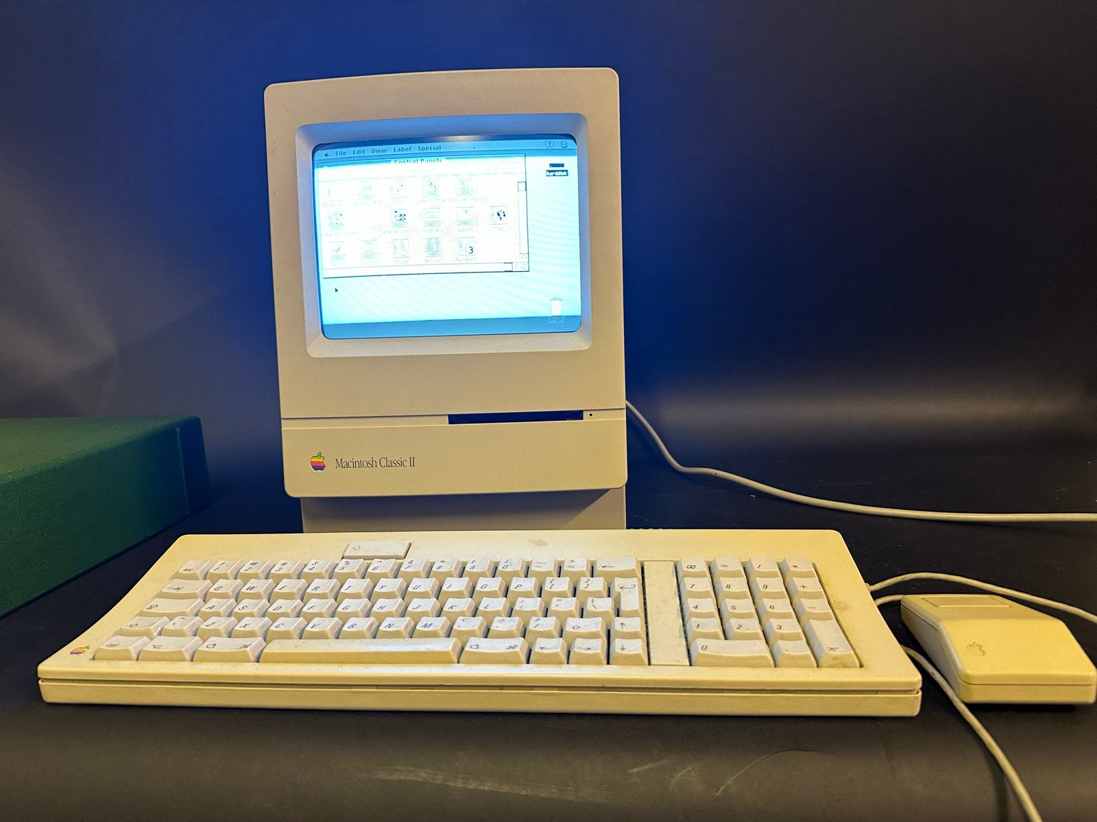 Vintage Apple Macintosh Classic II M4150 met toetsenbord en, Ophalen