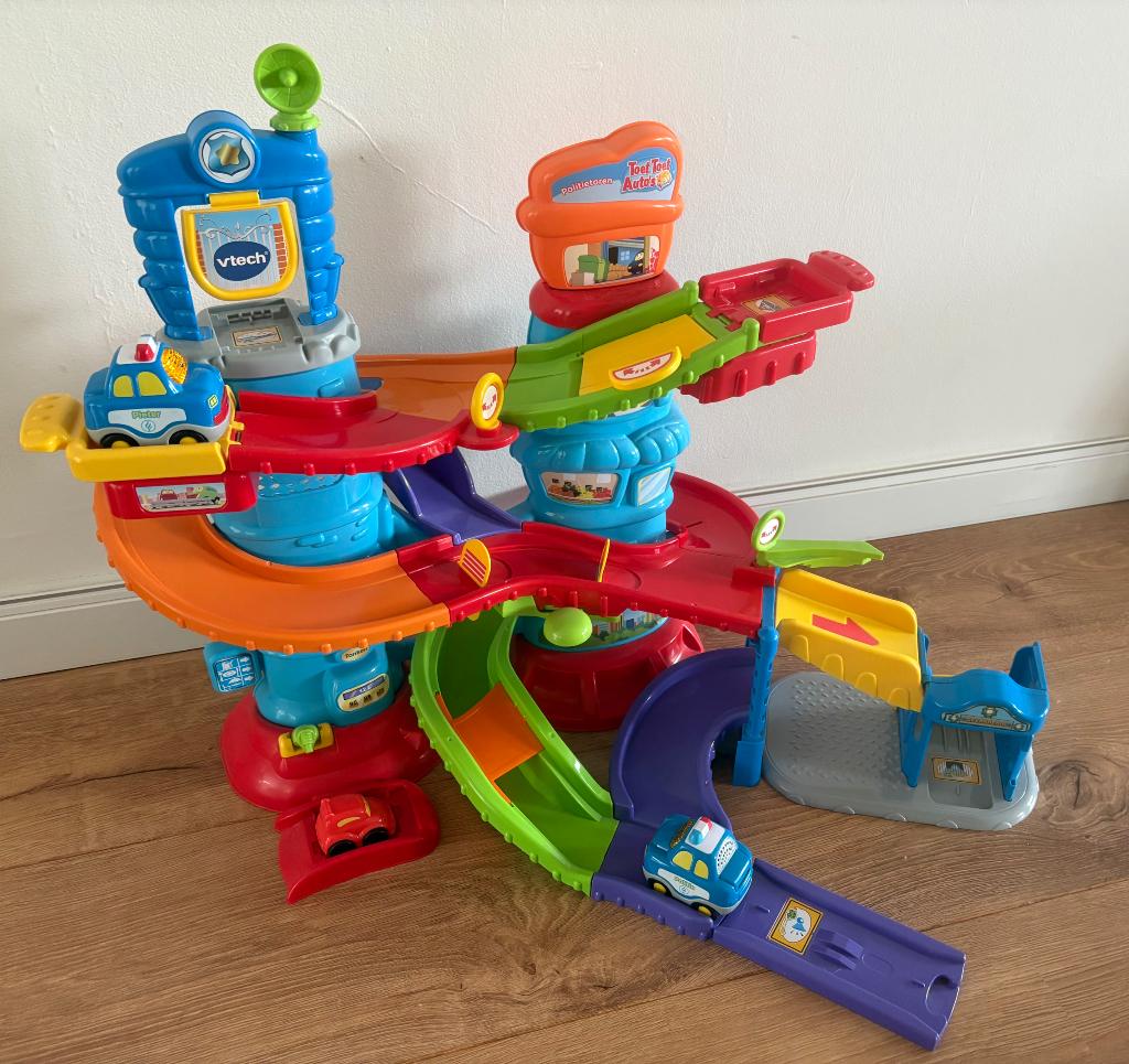Vtech Toet Toet Auto’s politietoren, Ophalen, Zo goed als nieuw, 2 tot 4 jaar