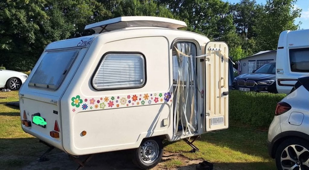 Te huur: retro Predom caravan 'Smûk', Ophalen, Nieuw