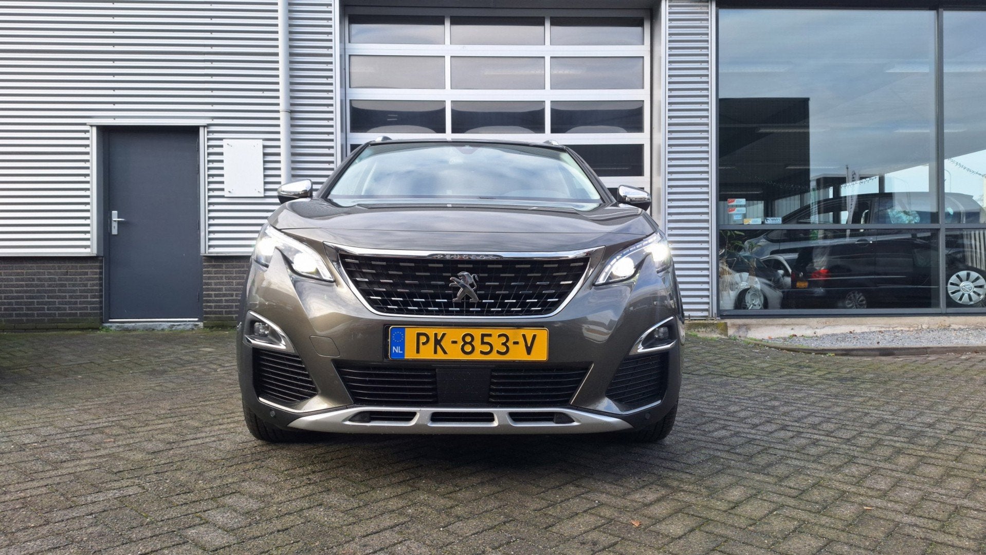 Peugeot 5008 1.2 PureTech Allure/Leer/Navigatie/Panorama/Cam, Dealer onderhouden, Gebruikt, Euro 6, 1199 cc