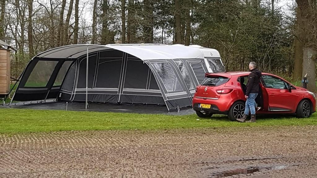 Hobby 470 UF (2000) met Fortex voortent (2023) en inboedel, Caravans en Kamperen, Particulier