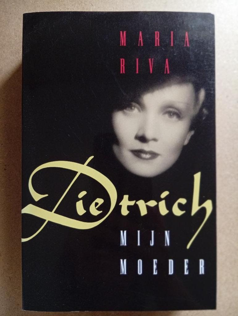 Dietrich, mijn moeder - Maria Riva, Gelezen, Maria Riva, Ophalen of Verzenden, Film, Tv en Media