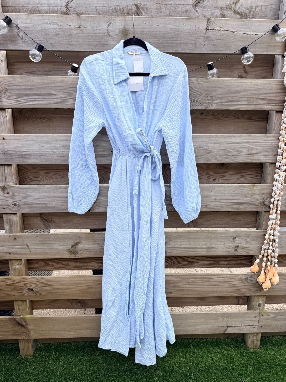 Boebou | Wikkeljurk mousseline babyblauw | One size, Kleding | Dames, Jurken, Ophalen of Verzenden, Nieuw, Onder de knie