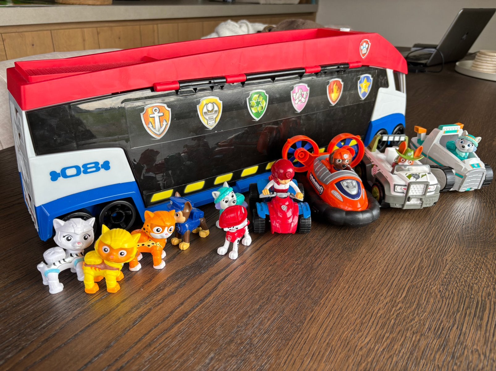 Paw Patrol Patroller truck met voertuigen en figuren, Ophalen, Zo goed als nieuw