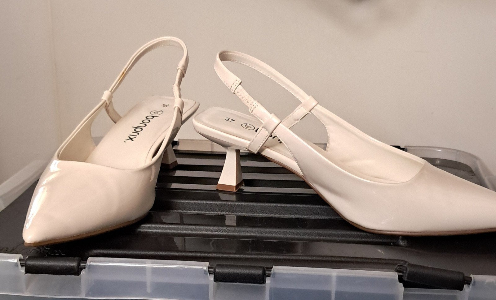 MOET NU WEG ‼️‼️‼️ DAMES WITTE SANDALEN., Bonprix, Wit, Nieuw, Sandalen of Muiltjes