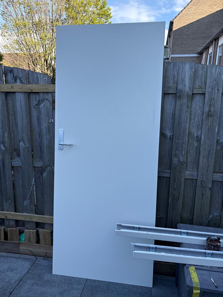 Deur Deuren  met  kozijnen, Doe-het-zelf en Verbouw, Deuren en Horren, 80 tot 100 cm, Binnendeur, Ophalen of Verzenden, Zo goed als nieuw