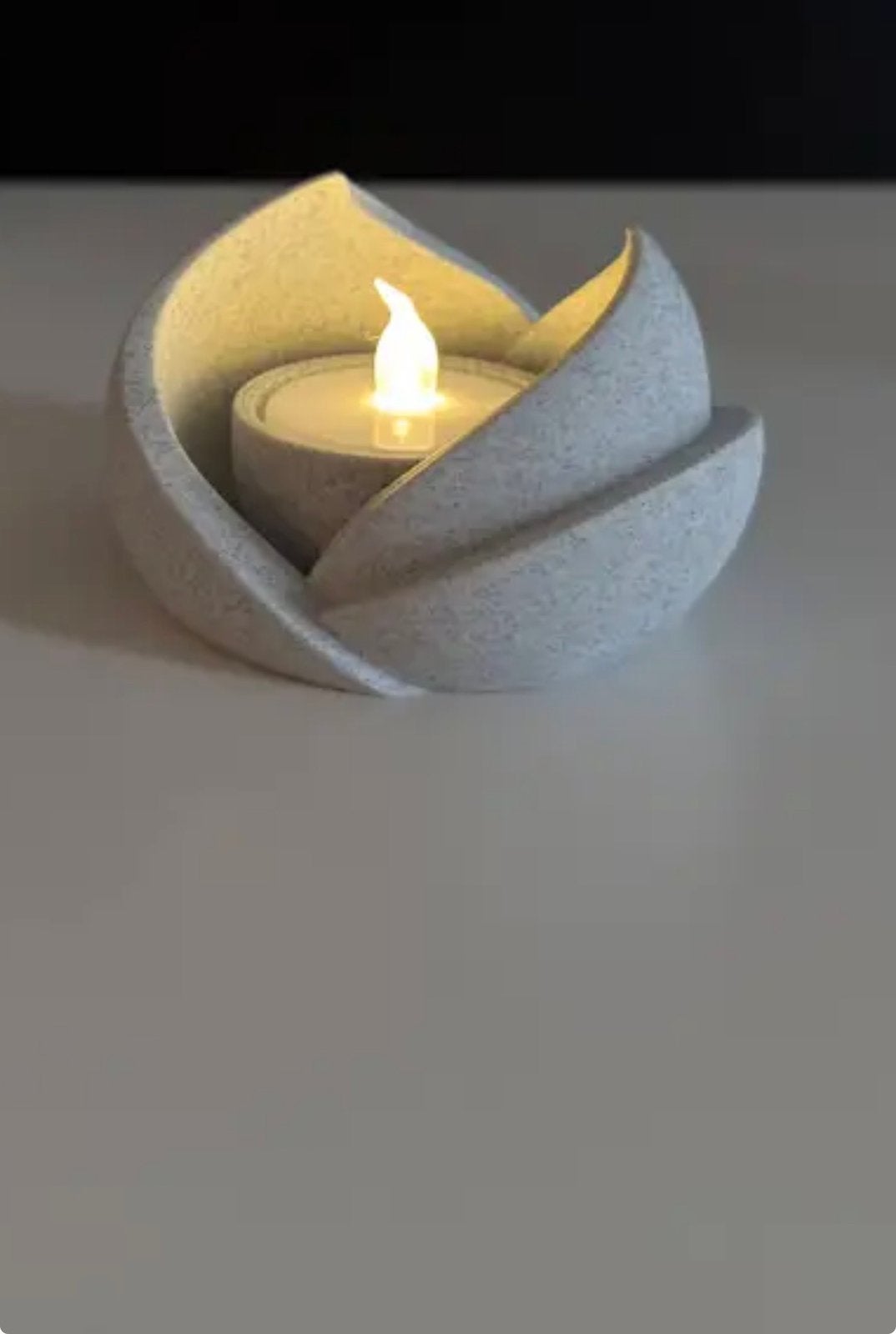 Moderne Lotus Bloem Waxinelichthouder – Candle Holder, Ophalen of Verzenden, Zo goed als nieuw, Wit, Waxinelichthouder