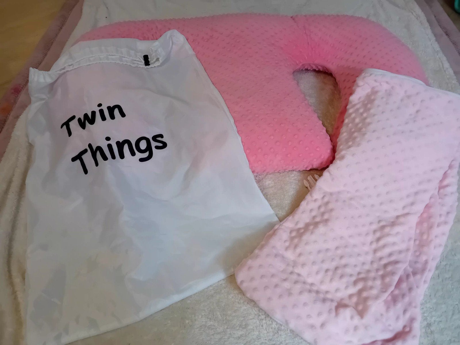 Twin Things Voedingskussen + 2 hoezen, Ophalen, Gebruikt