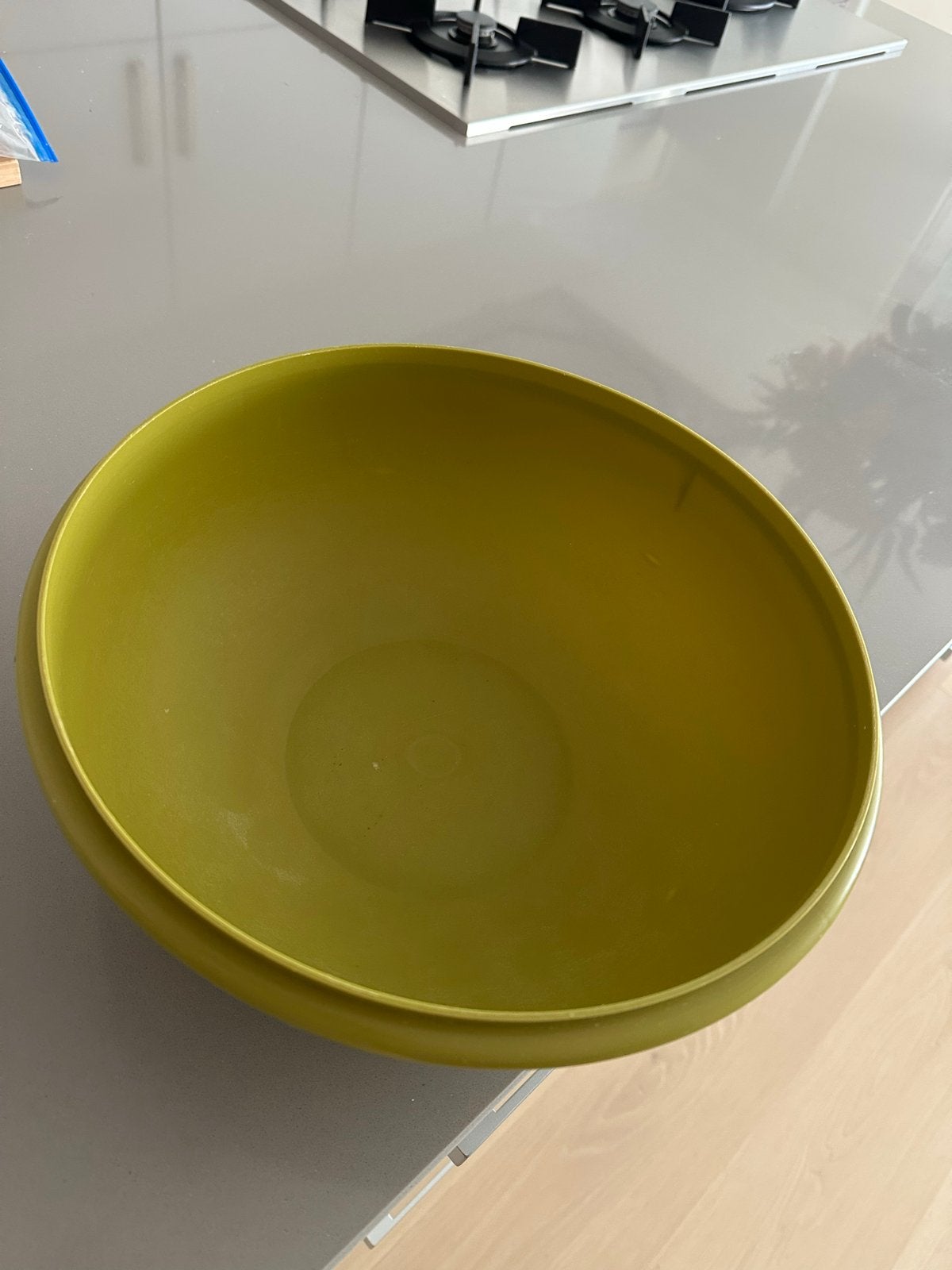 Tupperware schaal met deksel - Groen, Gebruikt, Schaal, Ophalen of Verzenden, Met deksel