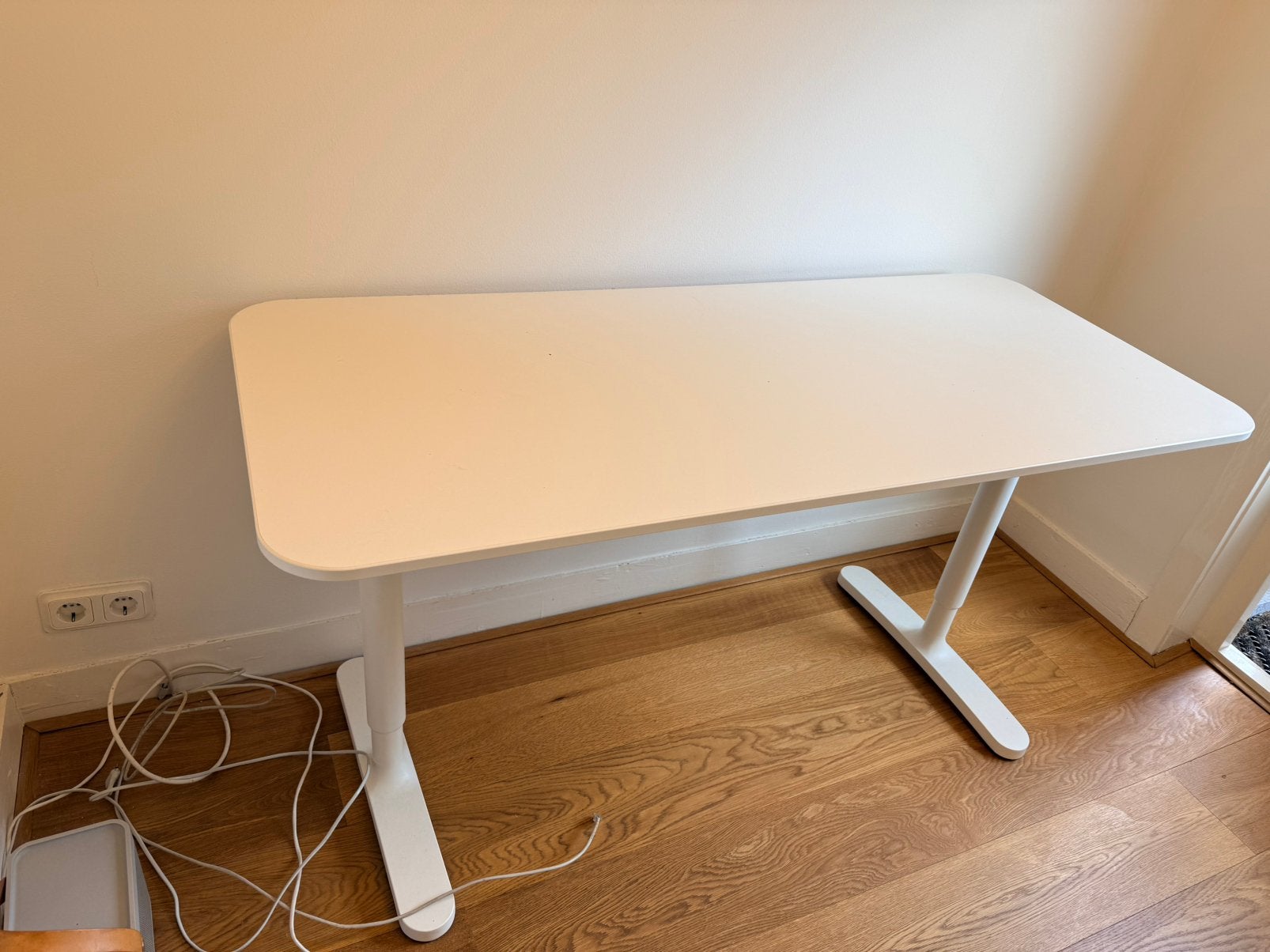 Ikea bureau en twee ladebloklen, Huis en Inrichting, Ophalen, Zo goed als nieuw