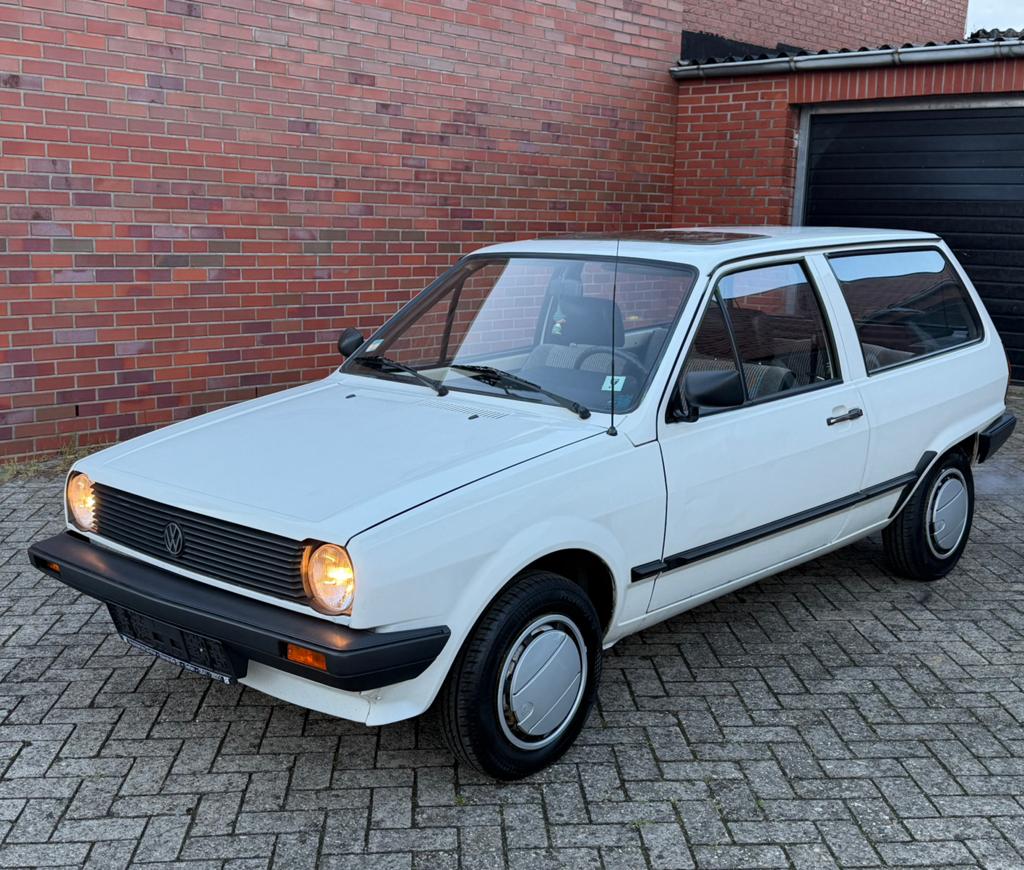 Volkswagen VW Polo Steilheck 1.3 1985 Eerste eigenaar, Voorwielaandrijving, Stof, Zwart, 179 pk