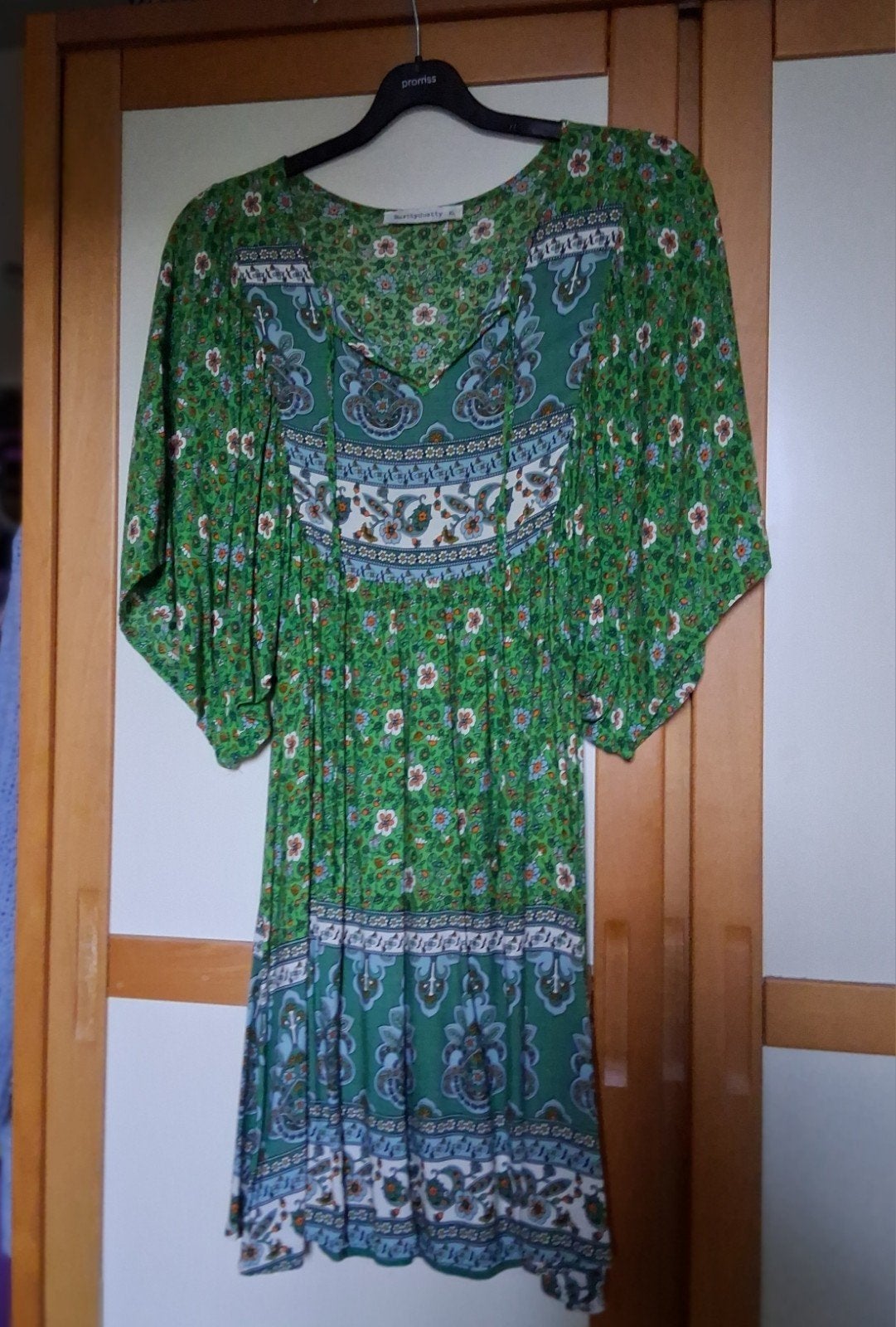 Zomerse maxi-jurk met bloemenprint, Kleding | Dames, Jurken, Maat 42/44 (L), Ophalen of Verzenden, Onbekend, Zo goed als nieuw