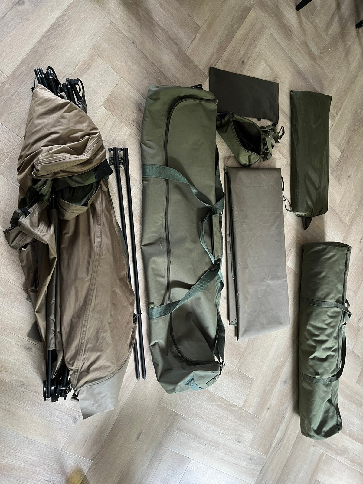 Trakker tempest v2 +skullcap+utility front (jrc fox delkim), Watersport en Boten, Ophalen, Gebruikt, Complete set