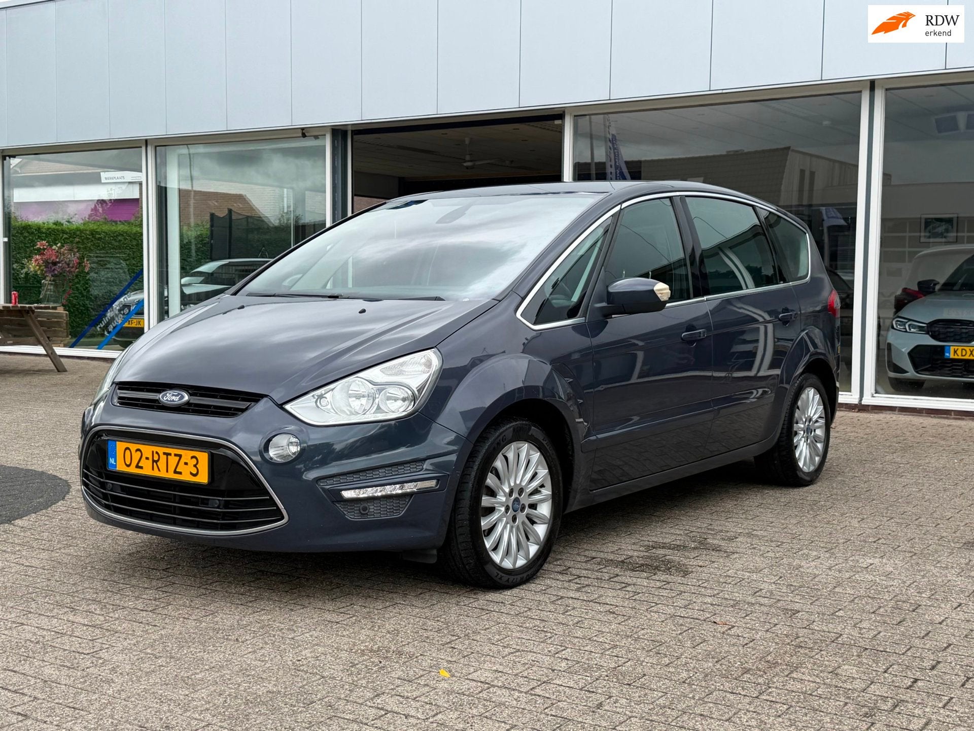 Ford S-Max 1.6 EcoBoost Titanium 7pers / NW APK / OH BEURT /, Auto's, Ford, Voorwielaandrijving, Gebruikt, Zwart, 4 cilinders