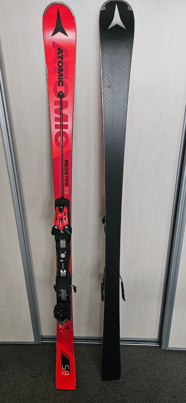 Atomic S9 171 cm skis ski topskis .
Geweldige, snelle en wen, 160 tot 180 cm, Gebruikt, Ophalen of Verzenden, Atomic