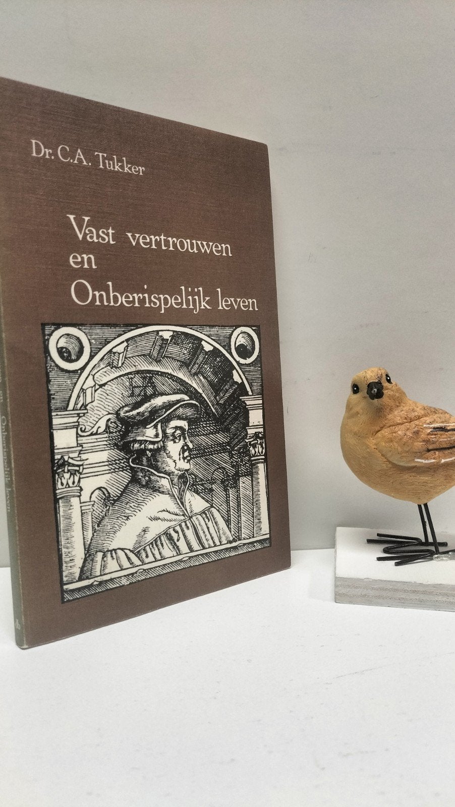 Tukker, Dr.  C.A.; Vast vertrouwen en onberispelijk leven, Boeken, Godsdienst en Theologie, Ophalen of Verzenden, Gelezen, Christendom | Protestants