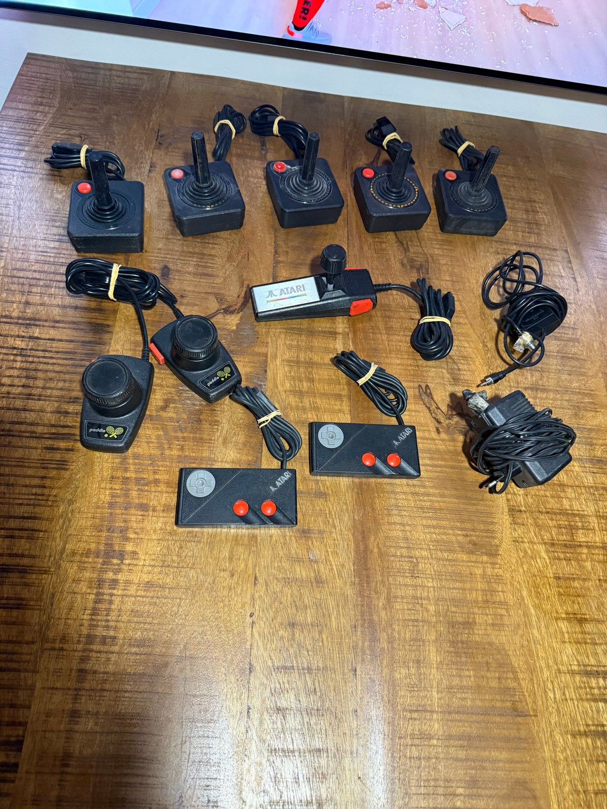 Atari controllers en voeding, Spelcomputers en Games, Games | Atari, Ophalen of Verzenden, Niet werkend, Atari 2600