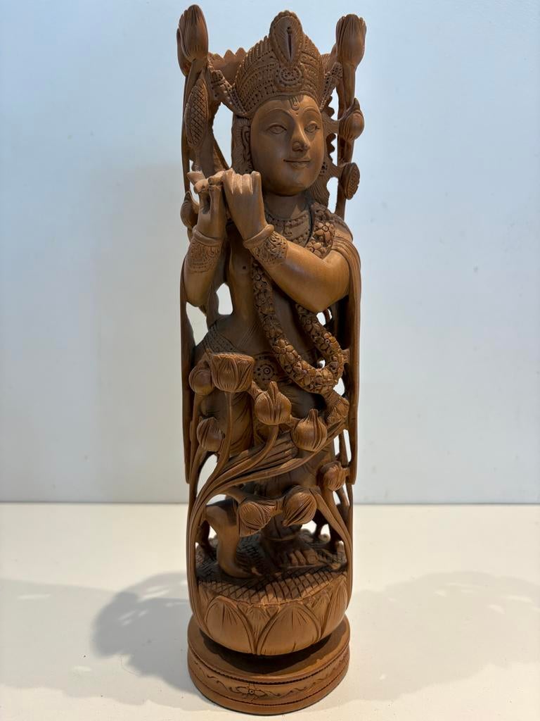 Gedetailleerd handgesneden Krishna beeldje van Kadam-hout, Antiek en Kunst, Ophalen of Verzenden, Handgemaakt, 20 - 50 cm, Beeld