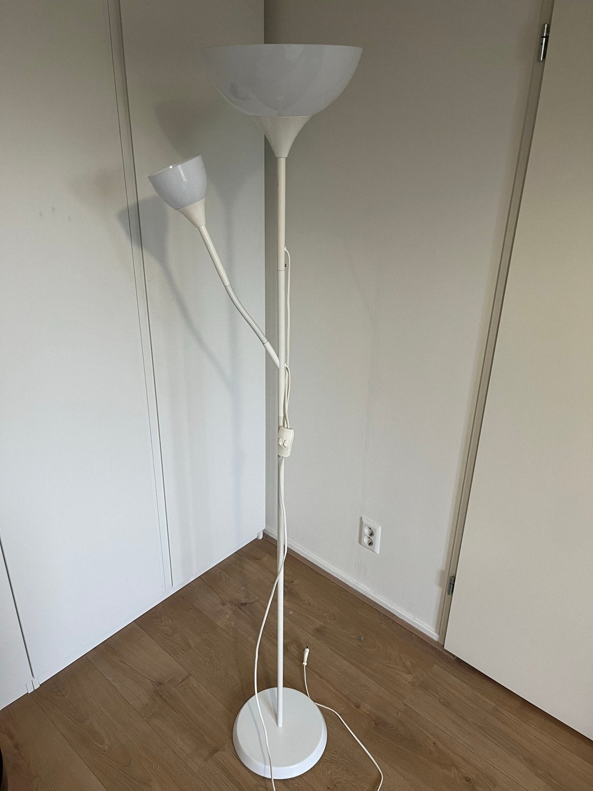 IKEA Not - Witte vloerlamp met leeslamp, Huis en Inrichting, Lampen | Vloerlampen, Ophalen, Gebruikt, E27 (groot), Metaal