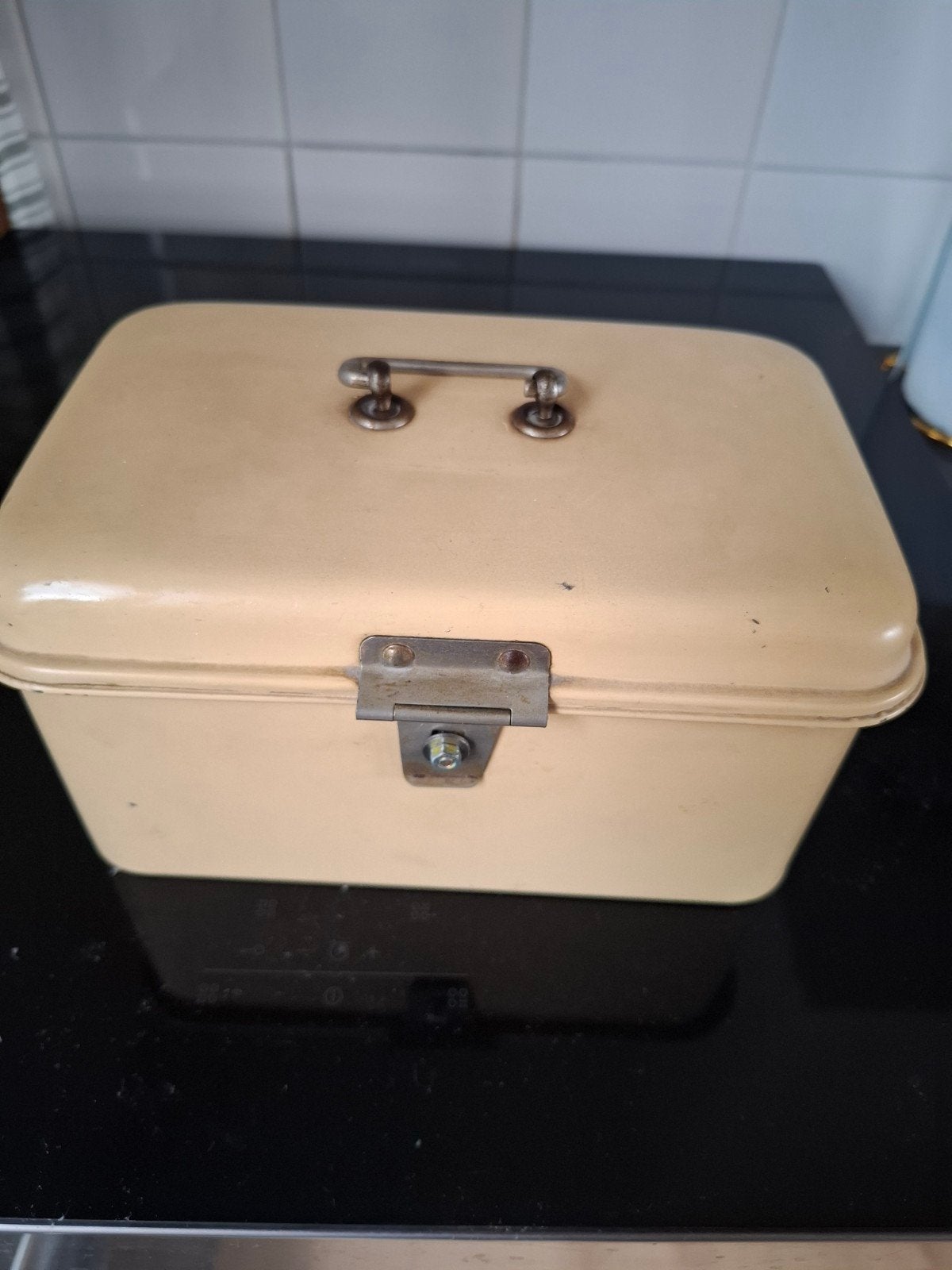 Vintage Broodtrommel - Crèmekleurig Metaal, Ophalen of Verzenden