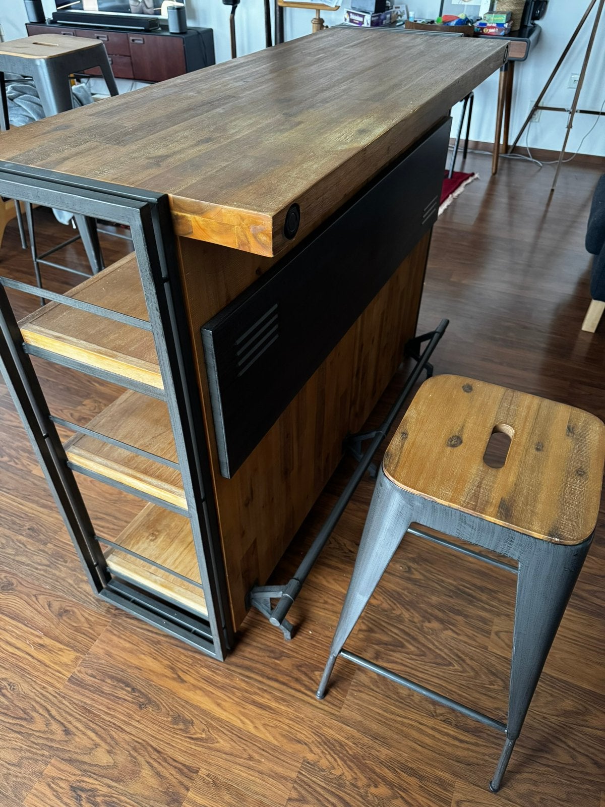Bartafel met 4 krukken, Ophalen, Zo goed als nieuw