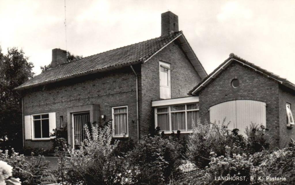 Landhorst. R.K. Pastorie 1967., Ophalen, 1960 tot 1980, Ongelopen, Noord-Brabant