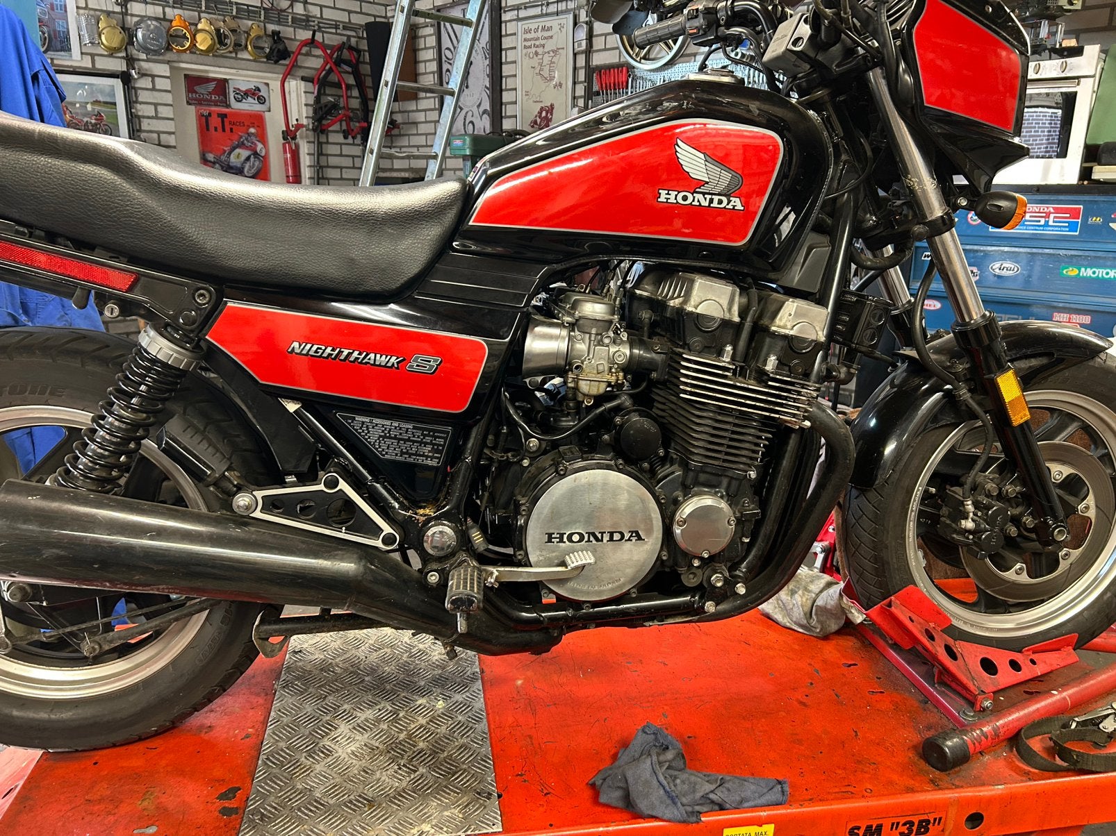 GEZOCHT!! Startmotor honda nighthawk S cb700, Ophalen of Verzenden, Gebruikt