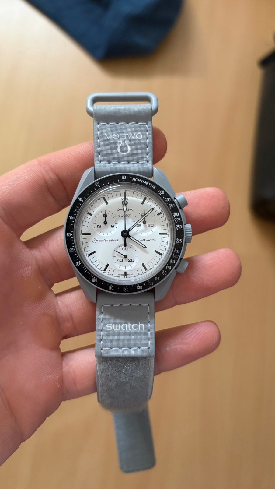 Omega x Swatch 1965 Moon, Sieraden, Tassen en Uiterlijk, Kunststof, Polshorloge, Nieuw, Ophalen of Verzenden