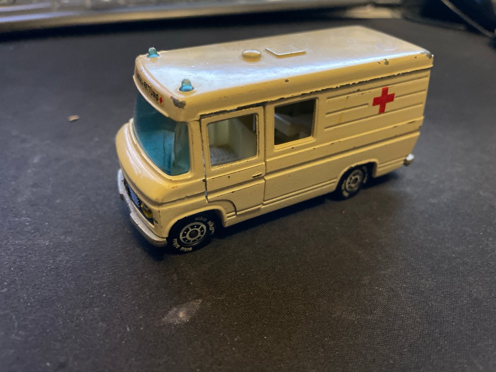 Vintage Siku Mercedes-Benz L 406 D Ambulance (Made in W-Germ, Ophalen of Verzenden, Gebruikt