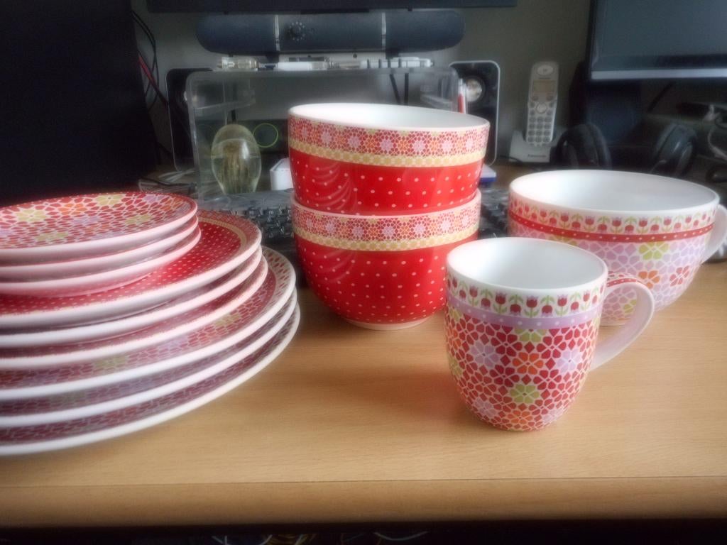 servies met bloemenmotief 13 delig, Gebruikt, Ophalen of Verzenden, Aardewerk, Boerenbont