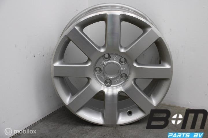 NIEUWSTAAT! Org. 1 losse 17 inch velg VW Golf 5! 1K0601025M, Gebruikt, Velg(en)