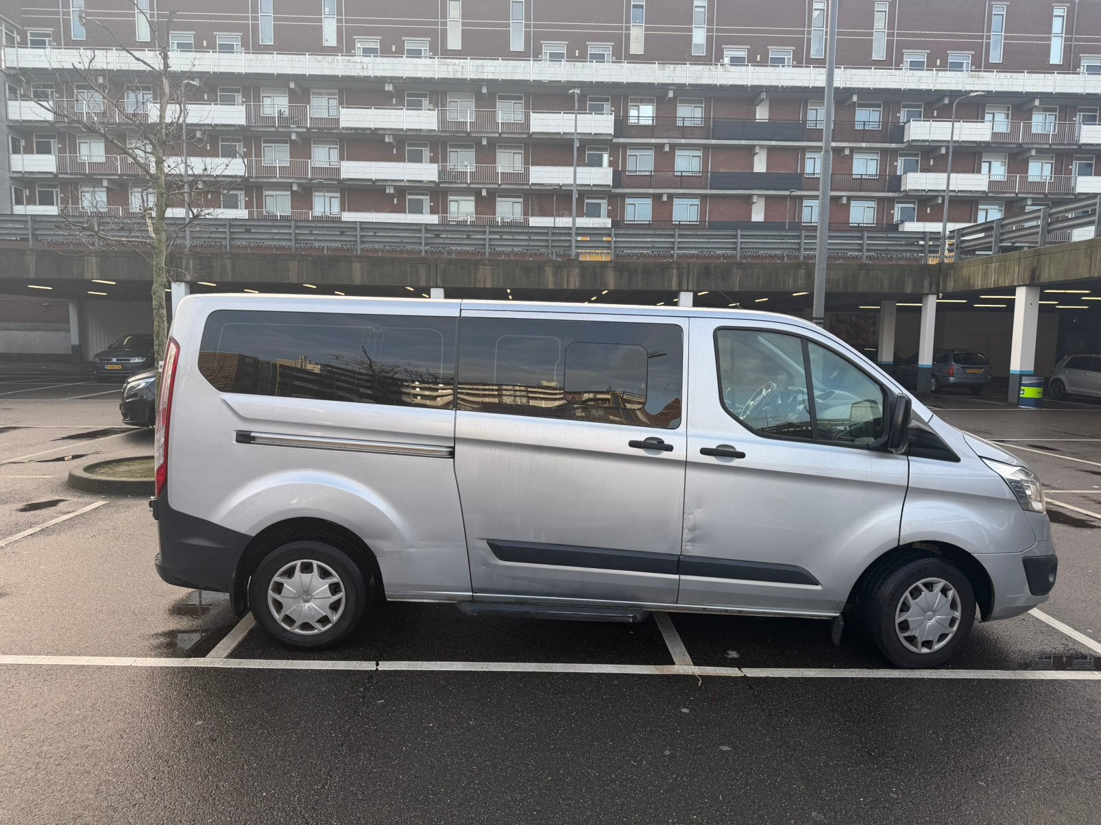 Ford Transit 2.2 D 92KW custom 300 L2h1 2015 Grijs, Auto's, Ford, Voorwielaandrijving, Euro 5, 125 pk, Bluetooth