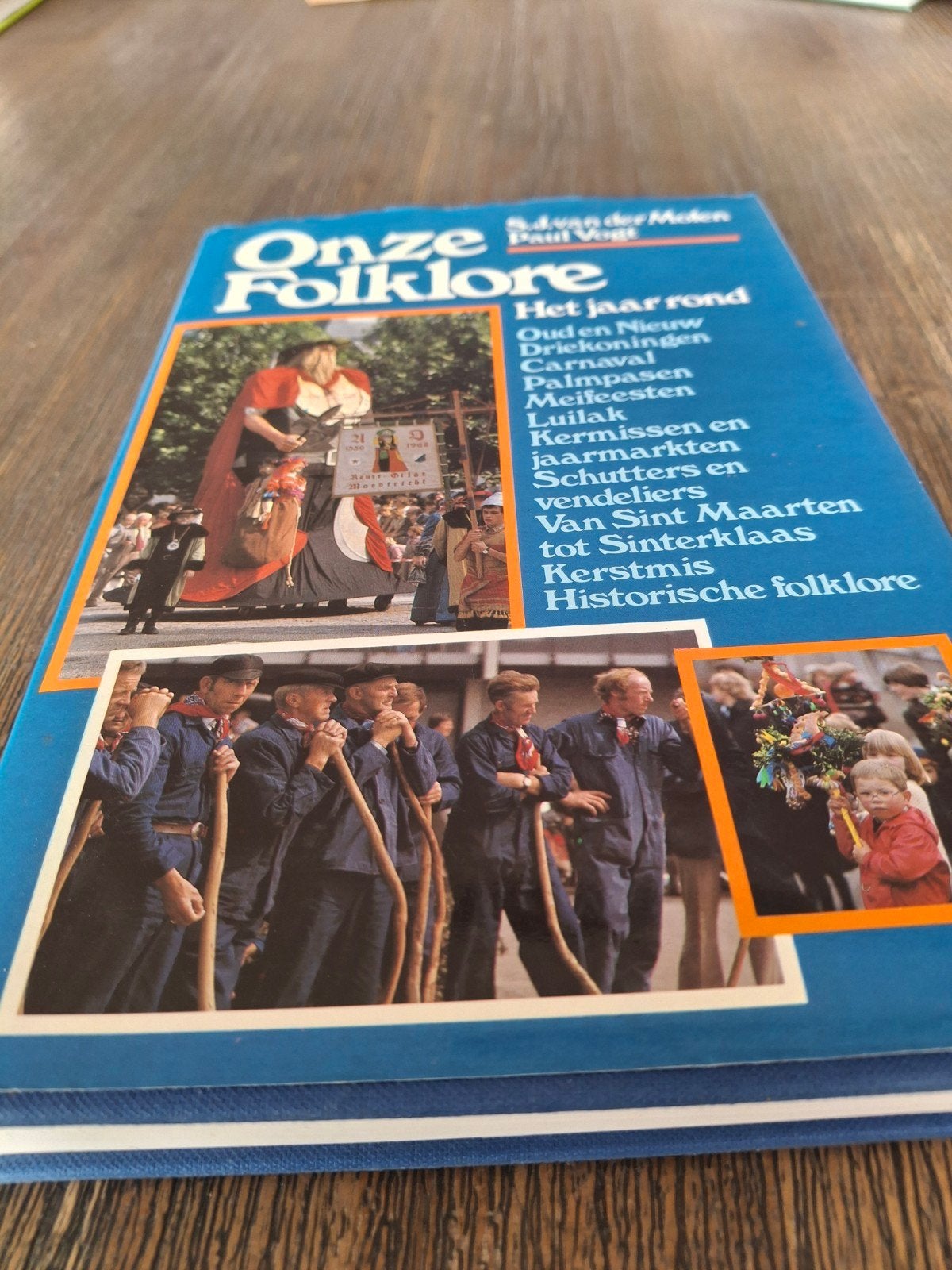 Onze Folklore - S.J. van der Molen (Hardcover), Ophalen of Verzenden, Zo goed als nieuw, S.J. van der Molen