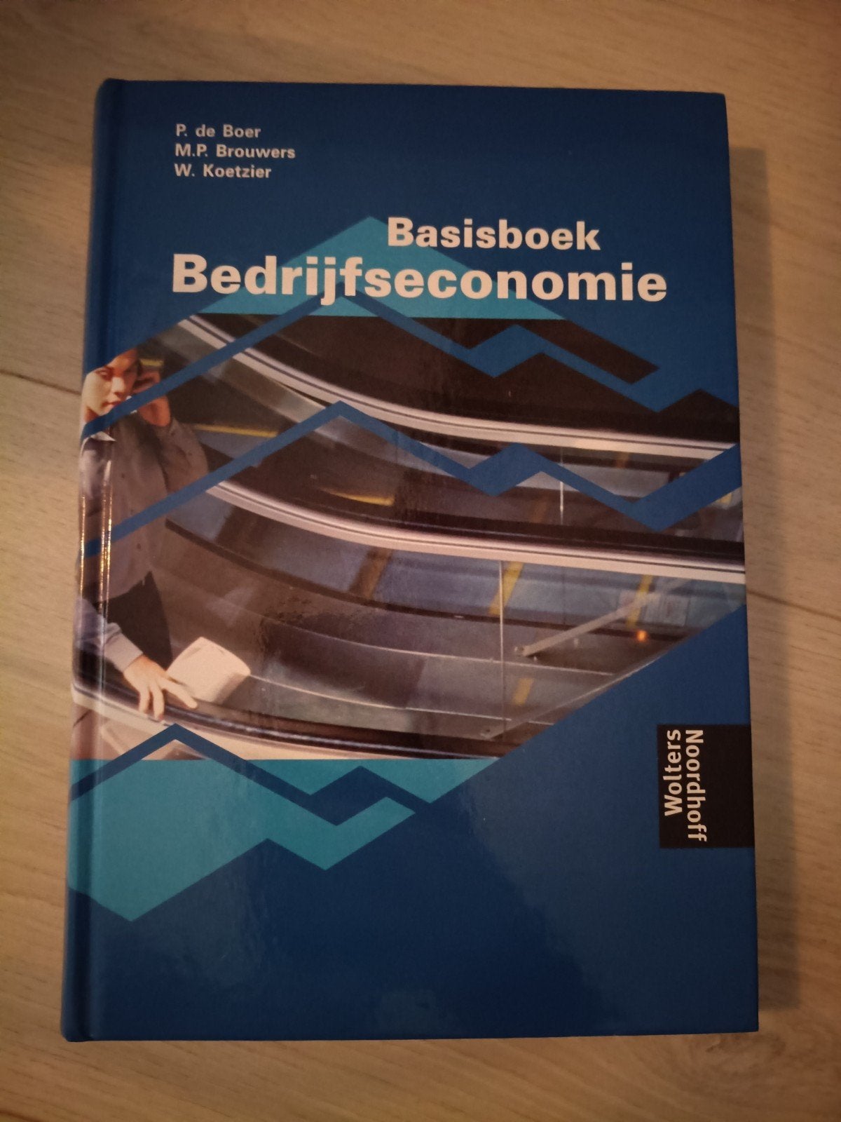 P. de Boer - Basisboek Bedrijfseconomie, Ophalen of Verzenden, Zo goed als nieuw, Economie en Marketing, P. de Boer; M.P. Brouwers; Wim Koetzier