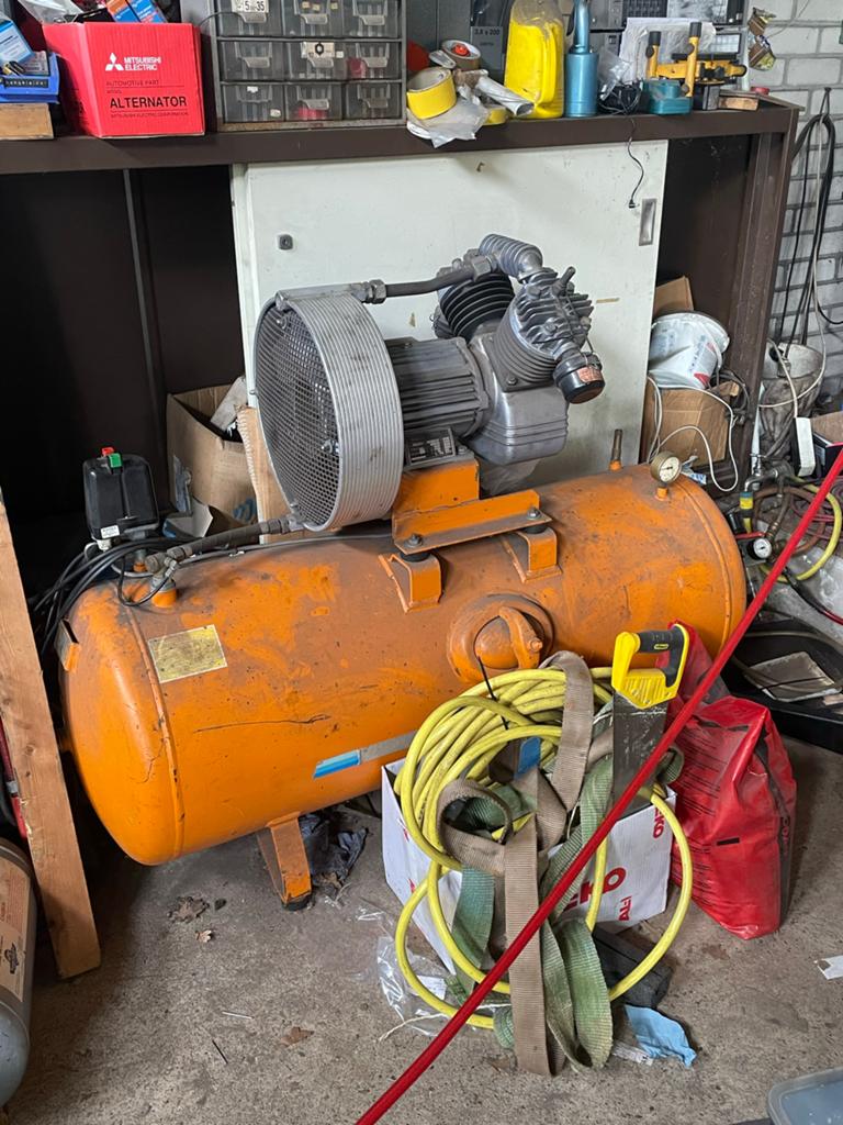Kaeser Coburg Compressor 250 liter 11 bar, Doe-het-zelf en Verbouw, Compressors, Gebruikt, 10 bar of meer, 100 liter of meer, 400 tot 800 liter/min
