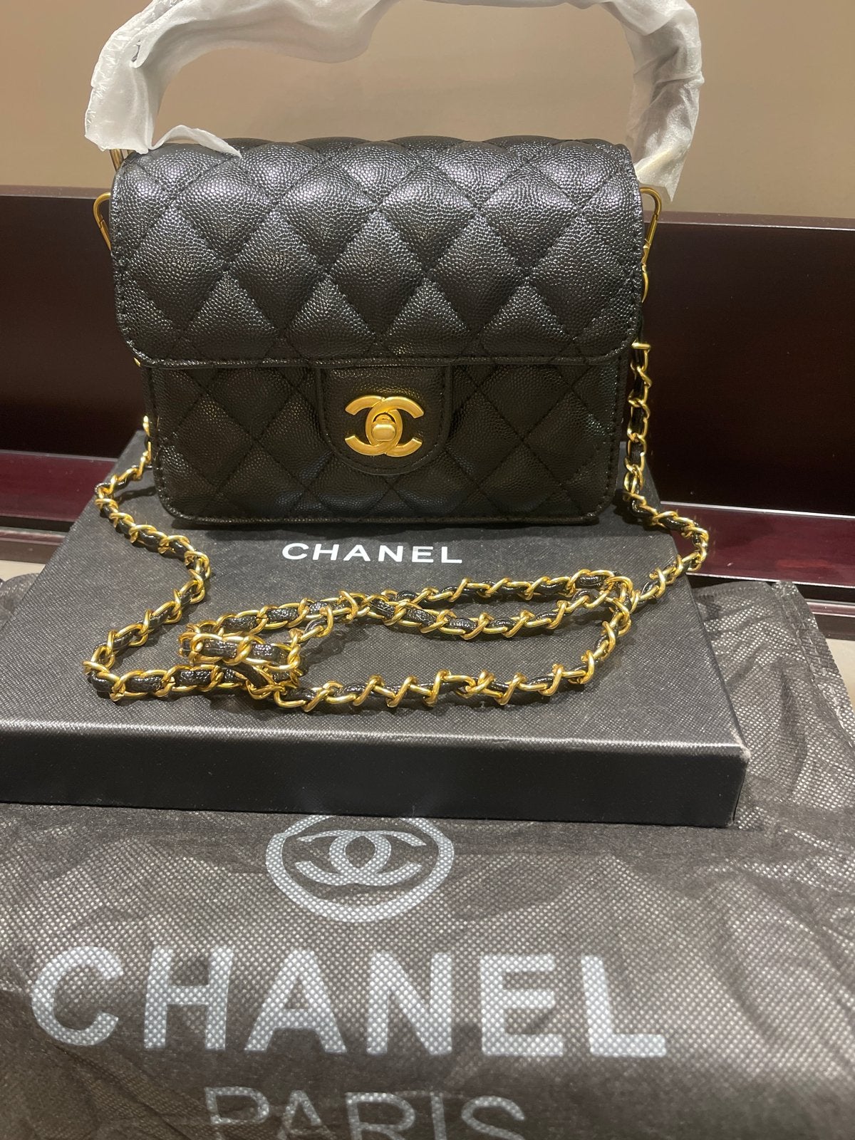 Chanel Mini Flap caviar Bag Zwart met Gouden Hardware, Ophalen of Verzenden, Nieuw, Zwart, Schoudertasje